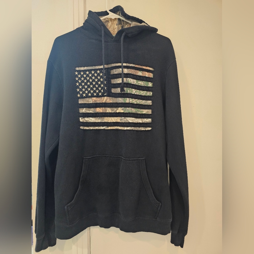 Buck Wear Men’s Camo Stars & Stripes Pullover Hoodie Patriotic Size Medium